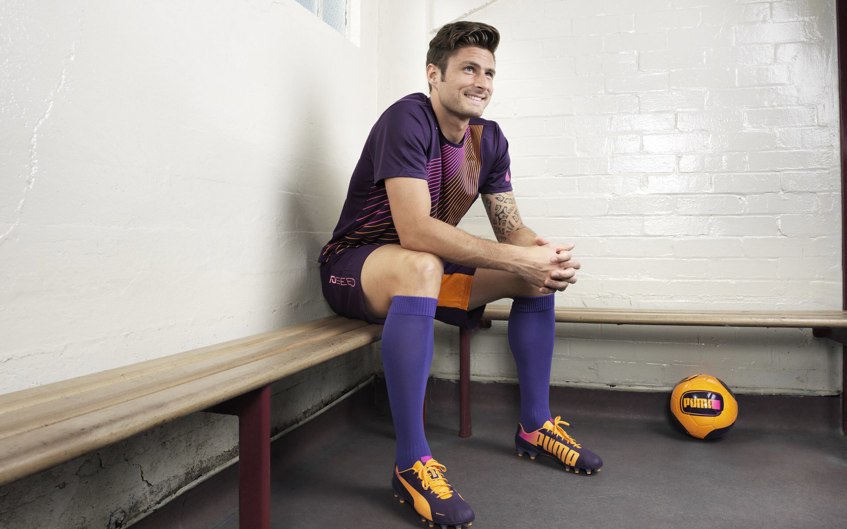 乐鱼体育官网优惠-12年一次专访，梅西谈及自己最珍视的事情，梅西 专访